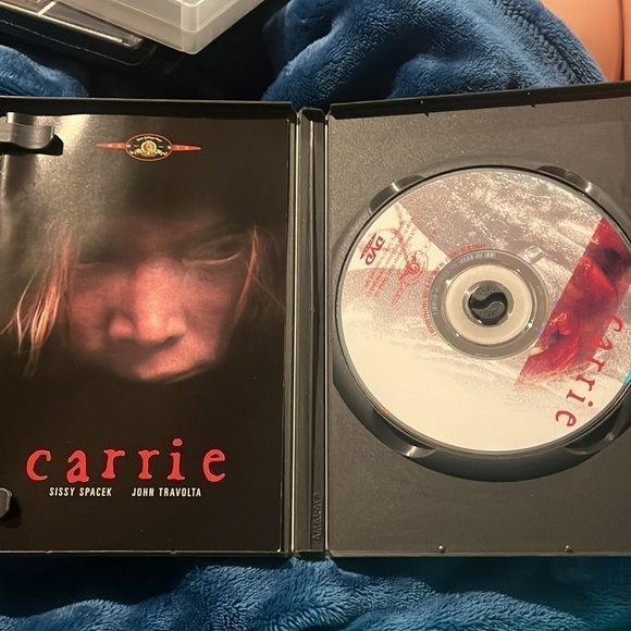 Carrie dvd - Picture 3 of 4